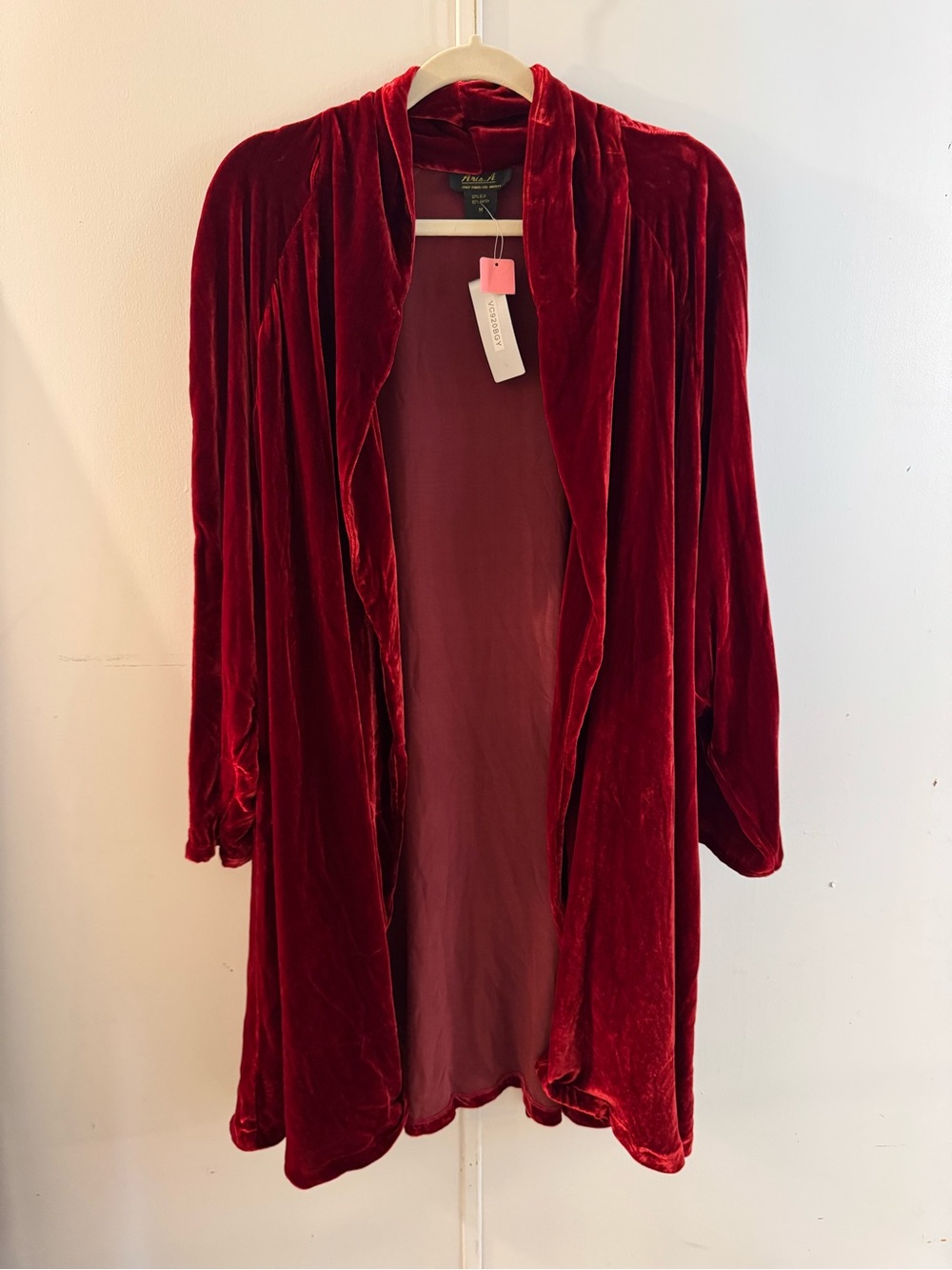 Vintage-Inspired Velvet Robe - Red